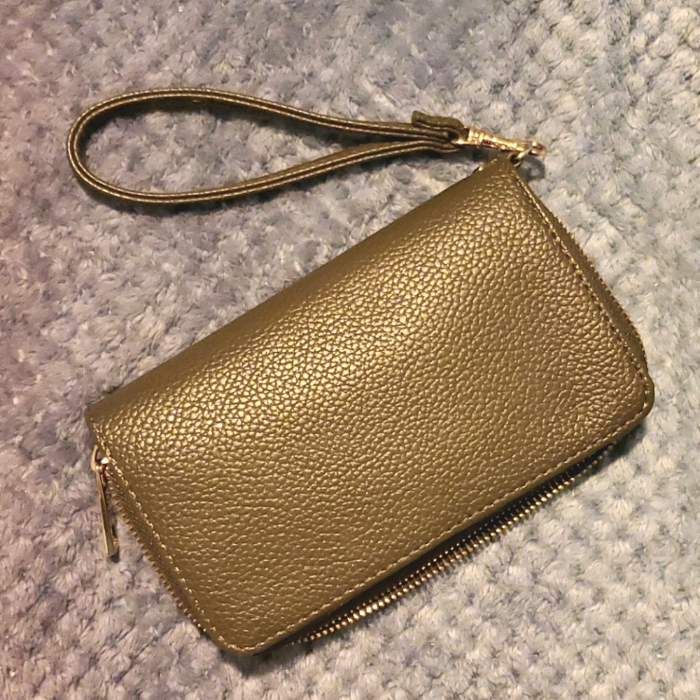 A hand purse